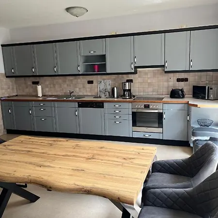 Klein Buschhaus * Upgant-Schott